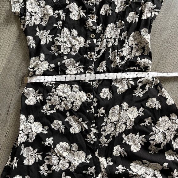 Floral Romper With Lace Up Back - Picture 8 of 13
